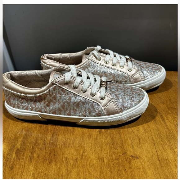 Michael Kors Ima Tinsel Girls Sz 3 Lace Up Sneakers Silver Glitter retail: $80